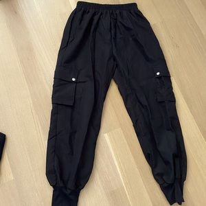 black cargo pants with real pockets